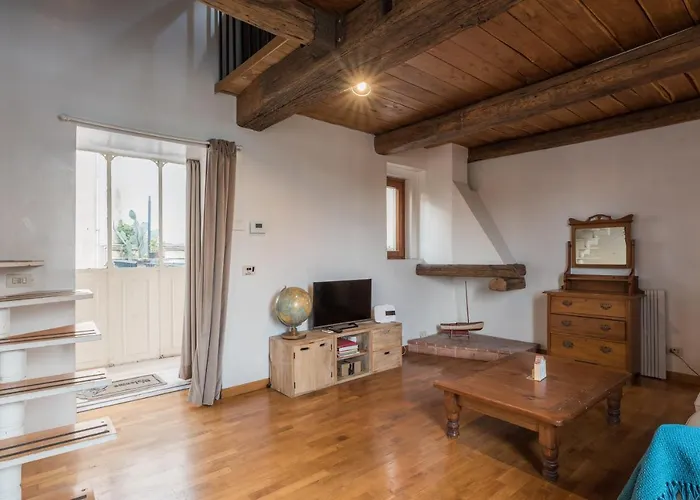 Appartamento Cozy Wooden In Piazza Navona *