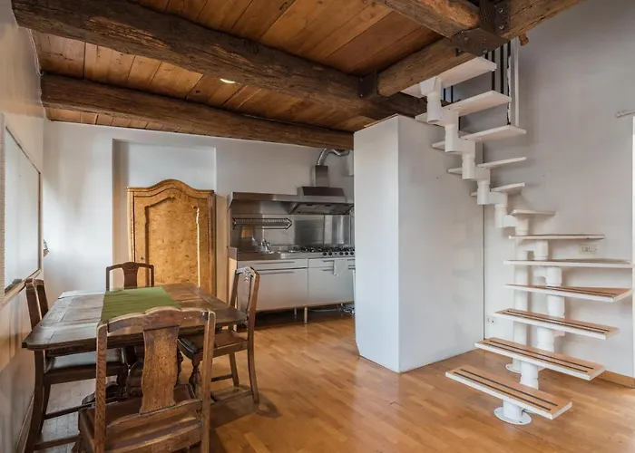Appartamento Cozy Wooden In Piazza Navona